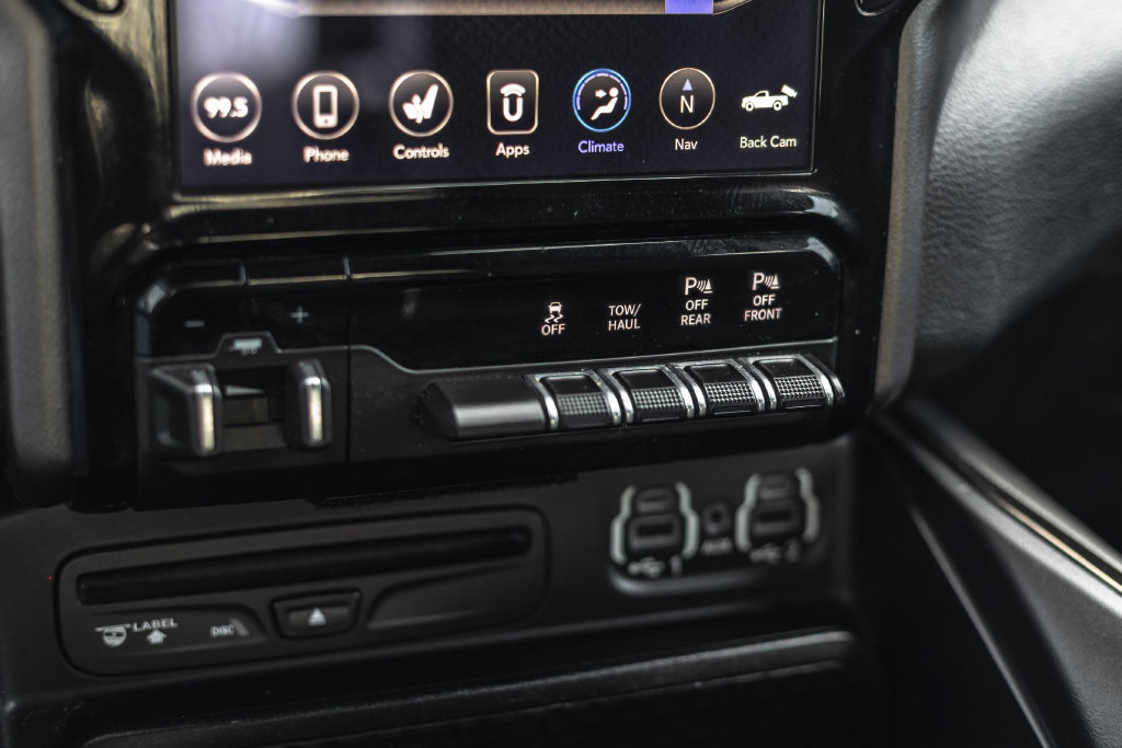 Used 2019 RAM 1500 Sport w/ Leather & Sound Group AWD/4WD image 16