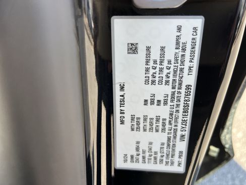 Used 2025 Tesla Model 3 Long Range AWD/4WD image 29