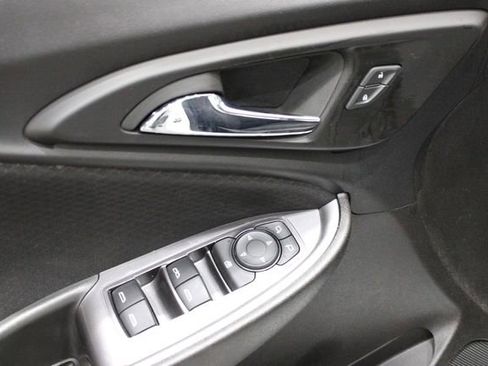 Used 2023 Chevrolet Malibu LT image 14