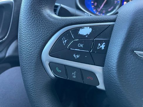 Used 2016 Chrysler 200 Limited image 40