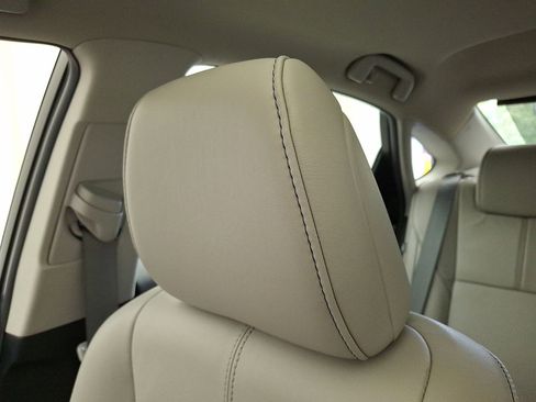 Used 2015 Toyota Avalon Limited FWD image 21