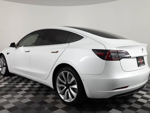 Used 2018 Tesla Model 3 Long Range image 4