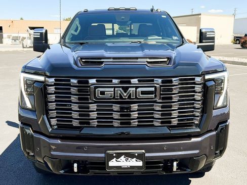 Used 2025 GMC Sierra 2500 Denali Ultimate image 17