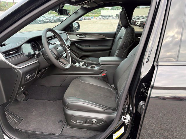 New 2026 Jeep Grand Cherokee Altitude AWD/4WD image 12