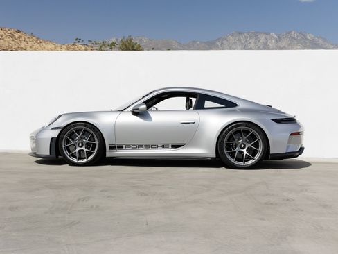 Certified 2026 Porsche 911 GT3 RWD image 2
