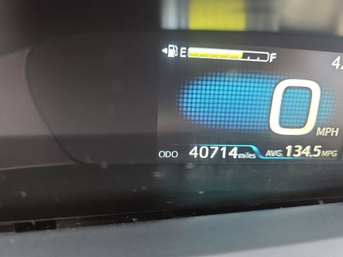 Used 2020 Toyota Prius Prime XLE image 24