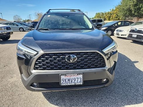 Used 2024 Toyota Corolla Cross XLE w/ Convenience Package image 8