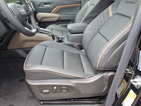 New 2026 GMC Canyon Denali w/ LPO, Denali Black Edition AWD/4WD image 11