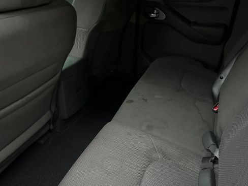 Used 2019 Nissan Frontier SV image 5