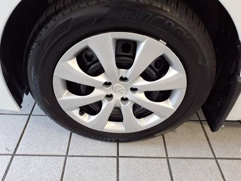 Used 2026 Toyota Corolla LE FWD image 5