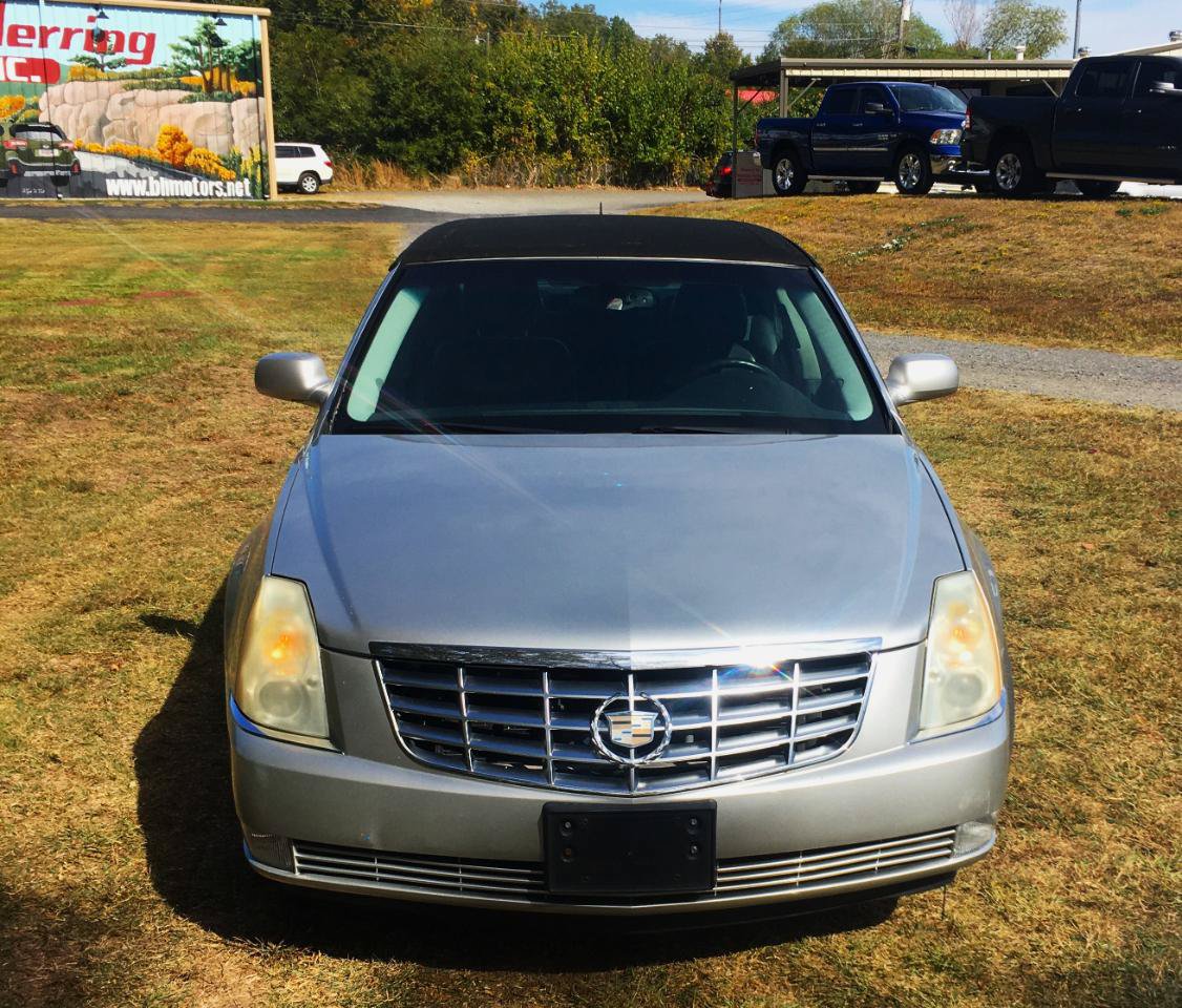 Used 2008 Cadillac DTS FWD image 4