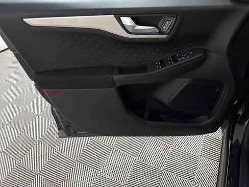 Used 2020 Ford Escape SE FWD image 10