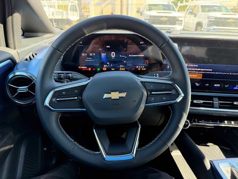 New 2026 Chevrolet Equinox EV LT image 28