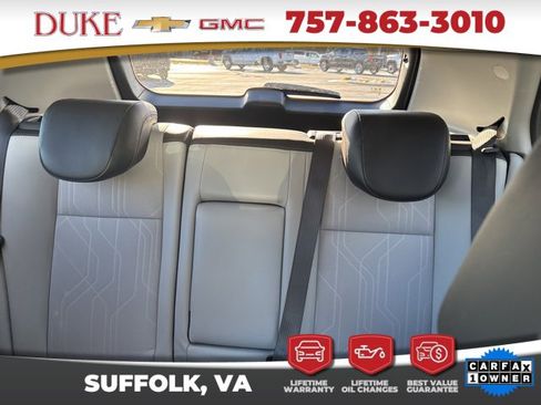 Used 2022 Chevrolet Trax LT w/ LT Convenience Package image 11