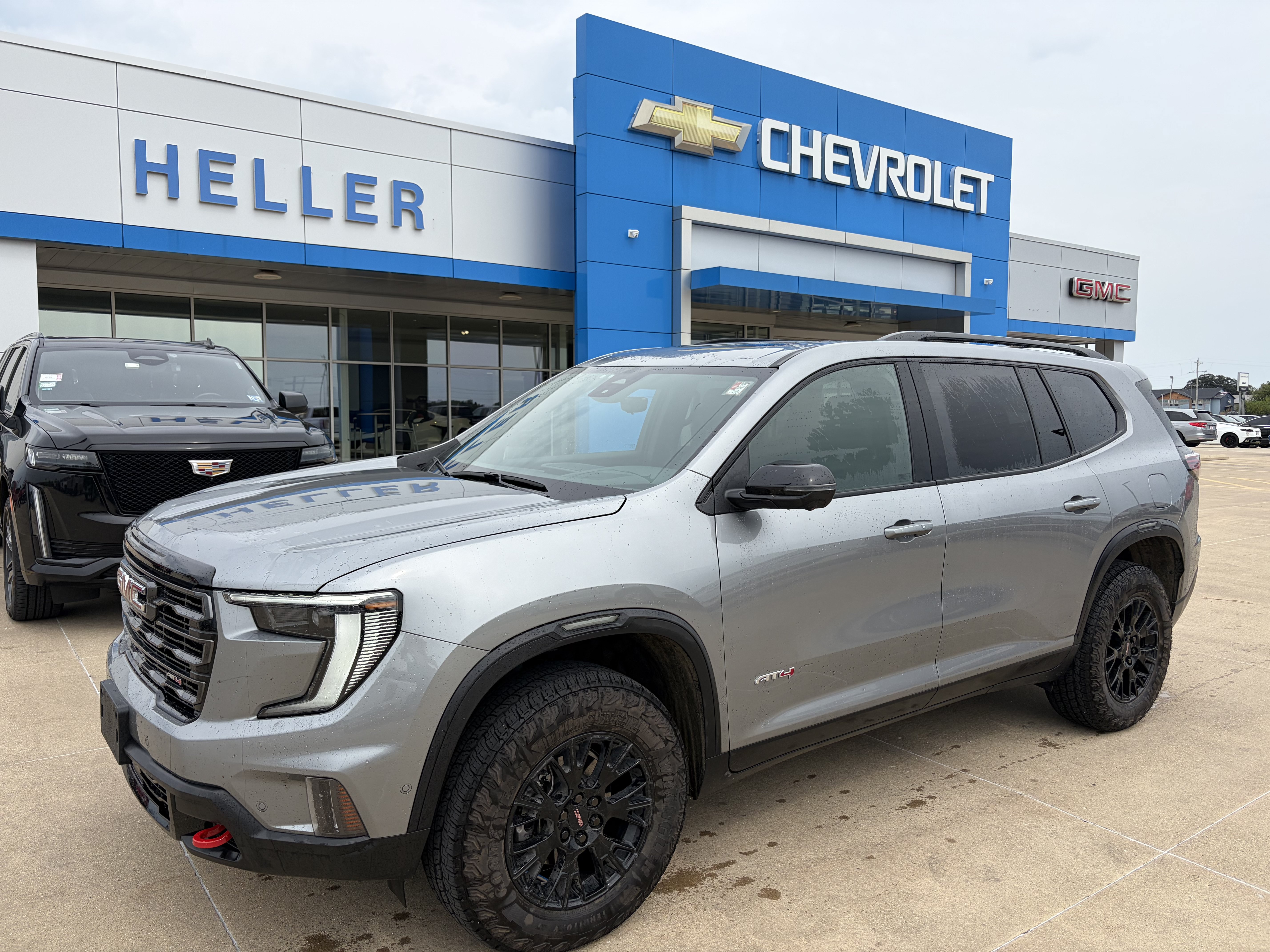 Used 2026 GMC Acadia AT4 w/ Super Cruise Package AWD/4WD image 3