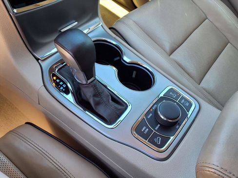 Used 2020 Jeep Grand Cherokee Overland image 13