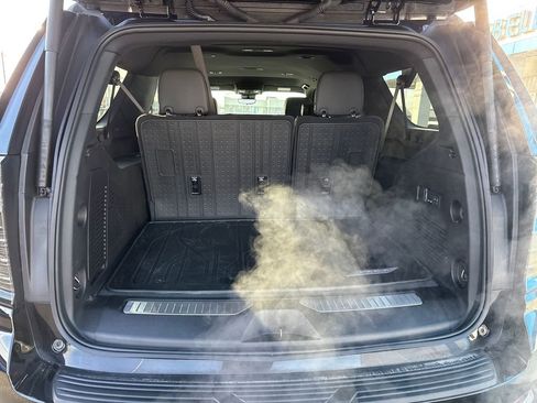 Used 2025 Chevrolet Suburban High Country image 29