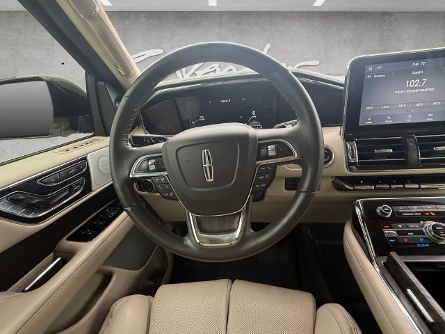 Used 2021 Lincoln Navigator Reserve w/ Luxury Package AWD/4WD image 21