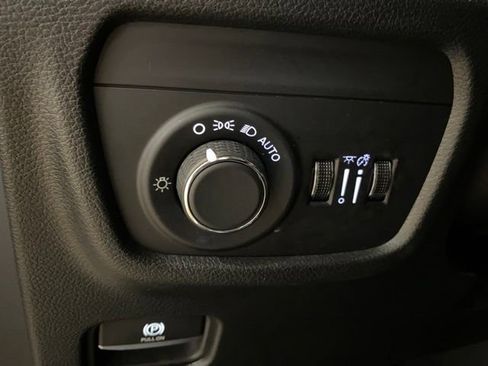 Used 2024 Jeep Grand Cherokee Altitude AWD/4WD image 35