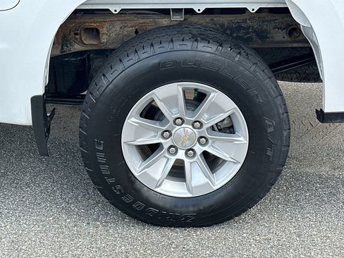Used 2023 Chevrolet Silverado 1500 LT w/ Work Truck Package AWD/4WD image 19