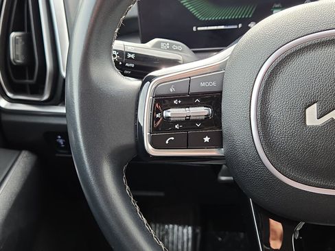 Used 2024 Kia Sorento S image 21