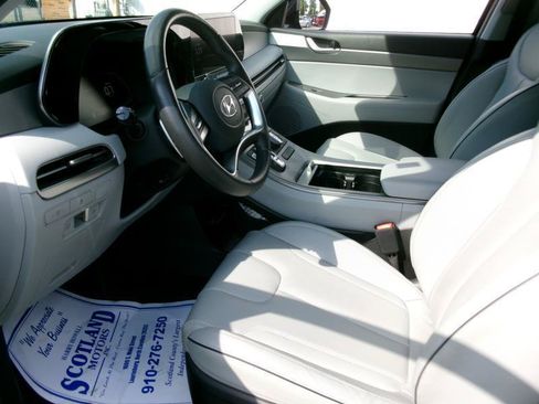 Used 2025 Hyundai Palisade SEL FWD image 14