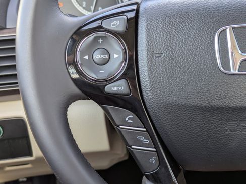 Used 2017 Honda Accord EX-L image 32