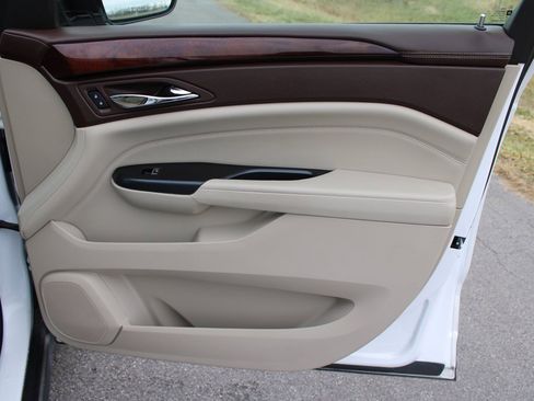 Used 2015 Cadillac SRX Luxury w/ Driver Awareness Package image 20