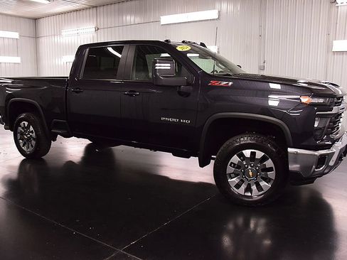 Used 2024 Chevrolet Silverado 2500 LT w/ All Star Edition AWD/4WD image 9