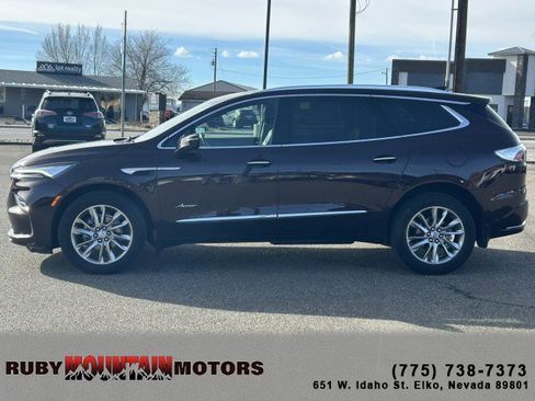 Used 2023 Buick Enclave Avenir image 4