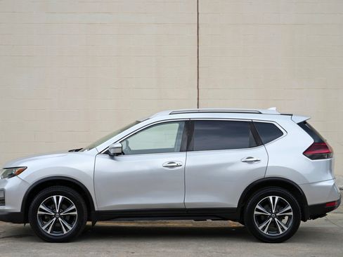 Used 2019 Nissan Rogue SV w/ Premium Package AWD/4WD image 47