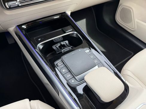 Certified 2022 Mercedes-Benz GLB 250 4MATIC image 22