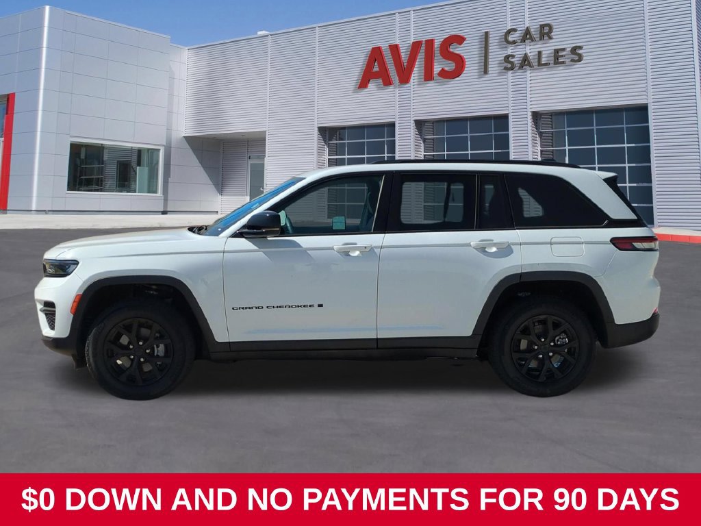 Used 2025 Jeep Grand Cherokee Altitude AWD/4WD image 8
