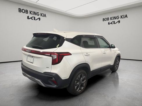 Used 2024 Kia Seltos LX AWD/4WD image 5