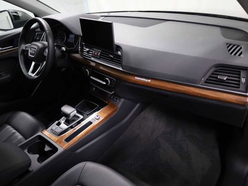 Used 2023 Audi Q5 2.0T Premium w/ Convenience Package image 6