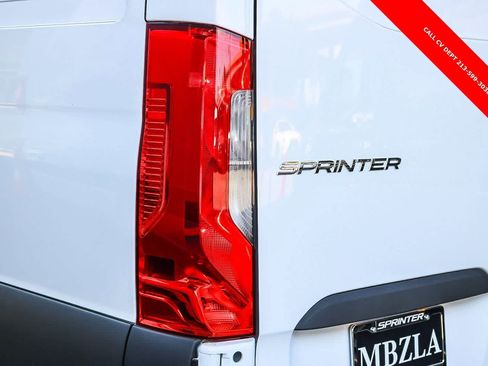 Used 2024 Mercedes-Benz Sprinter 2500 image 10