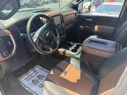 Used 2022 Chevrolet Silverado 3500 High Country w/ Technology Package AWD/4WD image 10