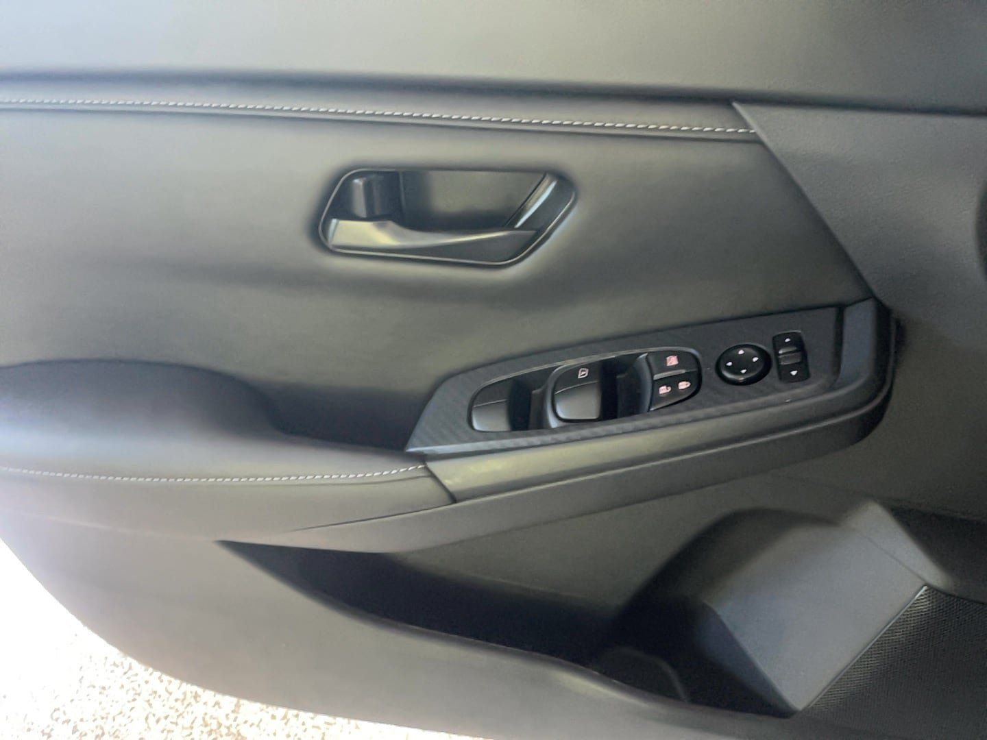 Used 2025 Nissan Sentra S FWD image 9