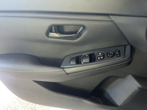 Certified 2025 Nissan Sentra S FWD image 9