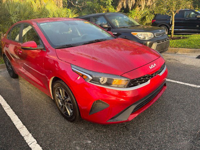 Used 2022 Kia Forte LXS w/ LXS Technology Package FWD image 3