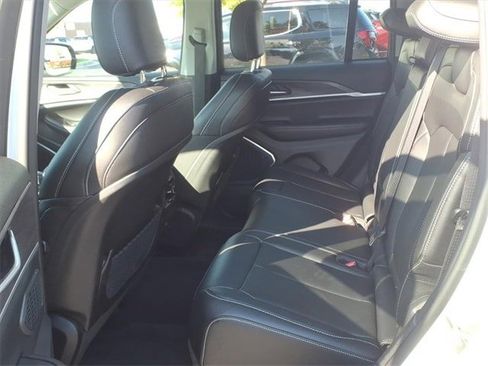 Certified 2023 Jeep Grand Cherokee Limited image 13