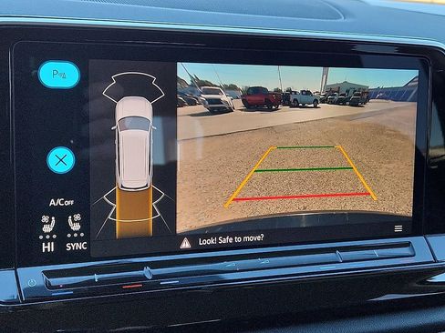 Used 2024 Volkswagen Atlas SE image 8