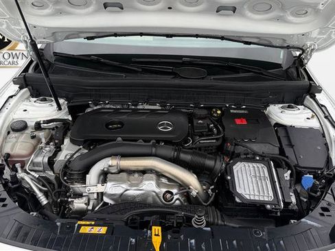 Used 2025 Mercedes-Benz GLB 250 image 20