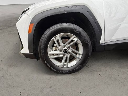 Certified 2025 Hyundai Tucson SE AWD/4WD image 11