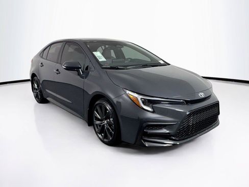 Certified 2025 Toyota Corolla SE w/ Convenience Package FWD image 5