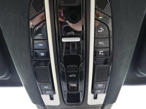 Used 2021 Porsche Cayenne Turbo S AWD/4WD image 33
