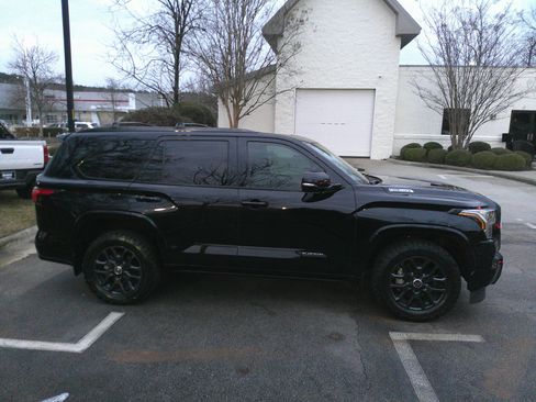 Used 2024 Toyota Sequoia Platinum image 14