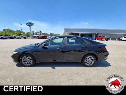 Used 2024 Hyundai Elantra SEL FWD image 3