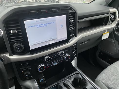 Used 2022 Ford F150 XLT w/ Equipment Group 302A High image 17