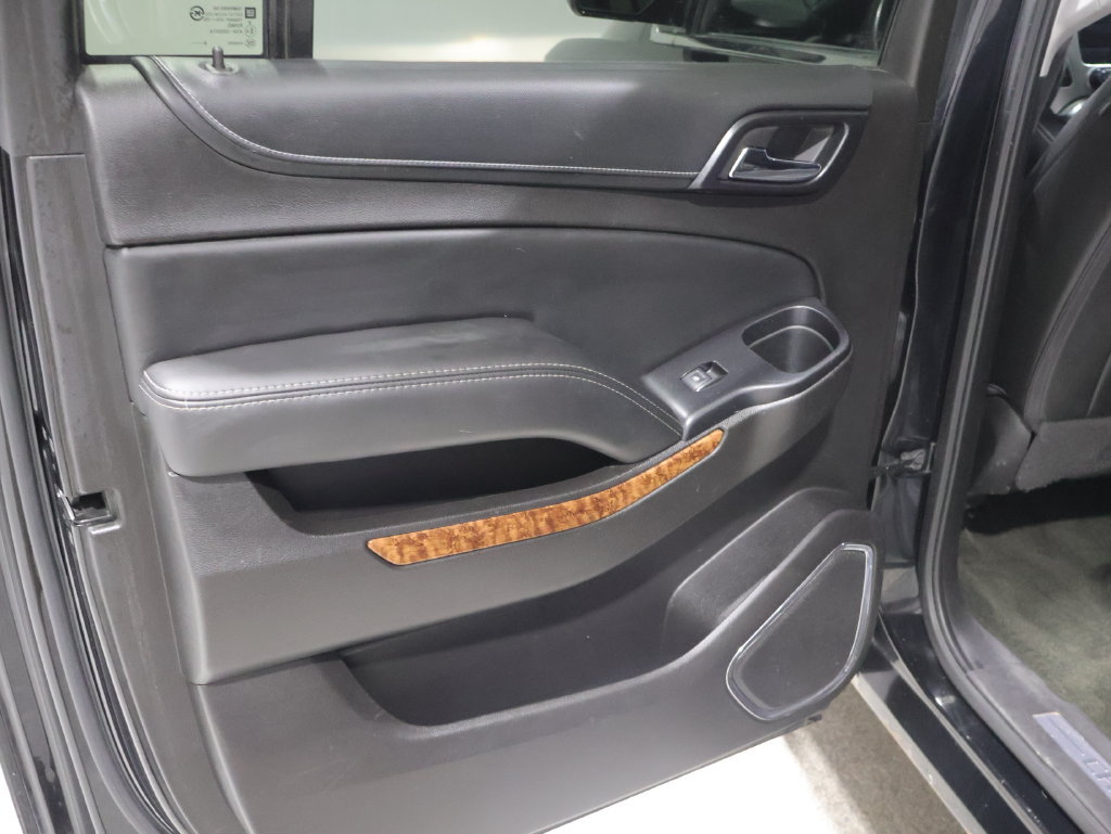 Used 2017 Chevrolet Suburban Premier AWD/4WD image 19